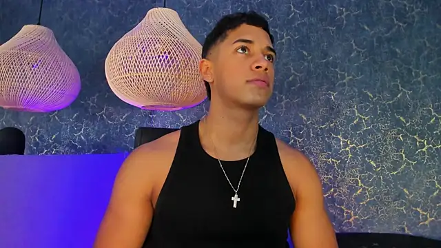 Zayne cross online show from November 6, 6:11 pm