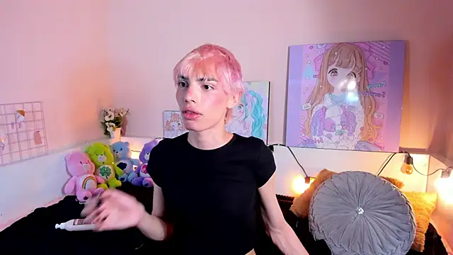 Strawberry Kitty  online show from October 20, 5:00 am