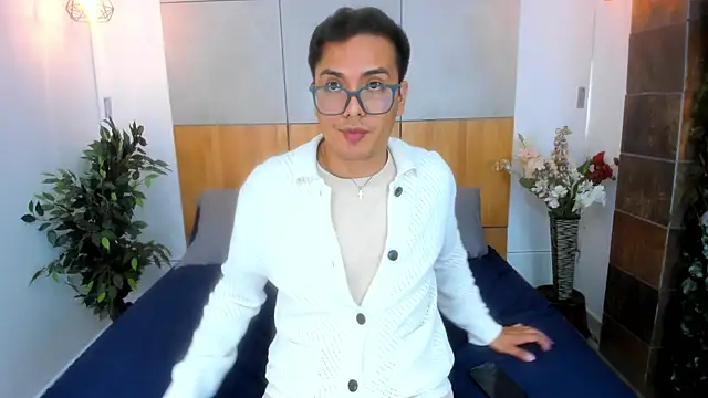 JohnBelRose online show from November 28, 10:00 pm