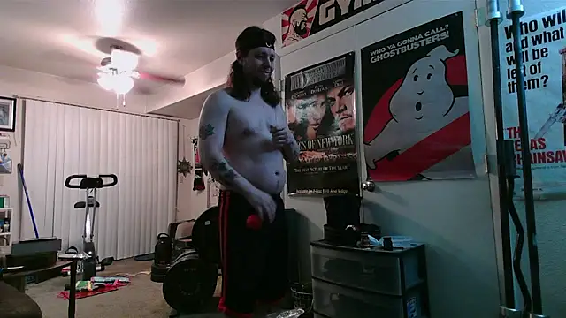 biggerisbetter12 online show from February 26, 4:03 am