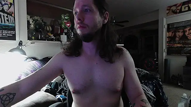 biggerisbetter12 online show from March 21, 3:43 am