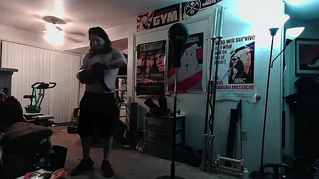 biggerisbetter12 online show from April 28, 2:27 am