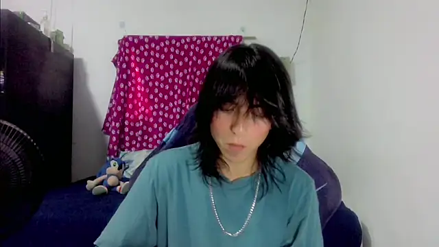 LouisOwOoo online show from November 15, 11:45 am