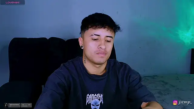 jhon mendoza  online show from November 10, 7:19 pm