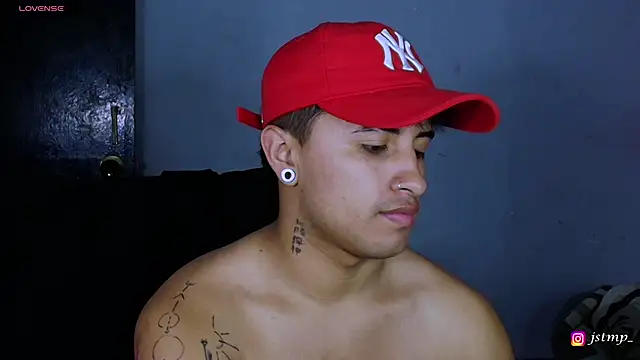 jhon mendoza  online show from November 8, 7:06 pm