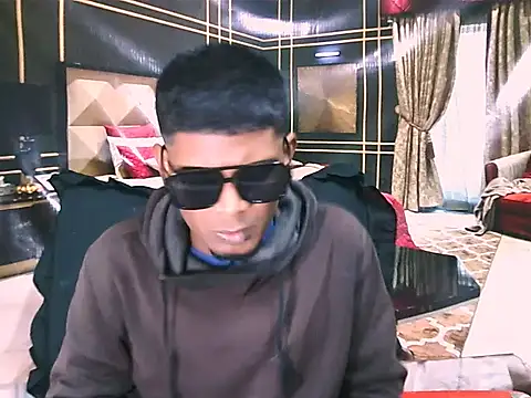 IndianThuggin online show from June 6, 9:10 pm