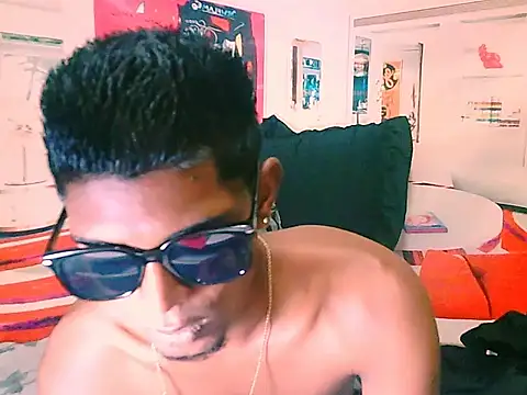 IndianThuggin online show from November 6, 4:54 pm