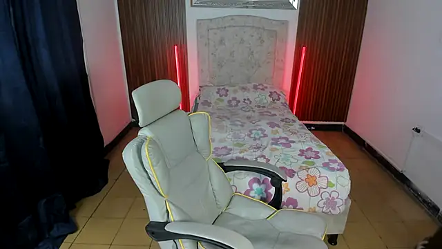 dilan orduz online show from October 20, 1:04 pm