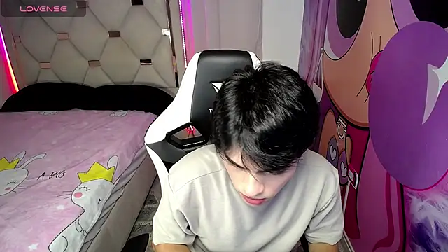 hyun jin  online show from October 18, 8:25 pm