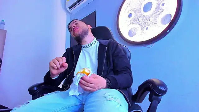 mike 257 online show from April 27, 11:40 am