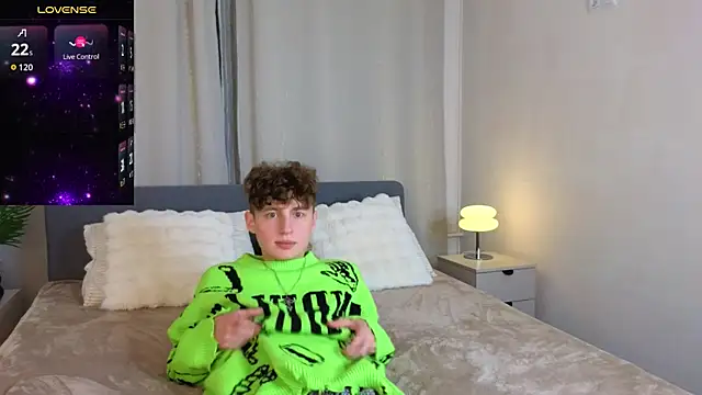 crisp1n online show from October 22, 3:27 pm