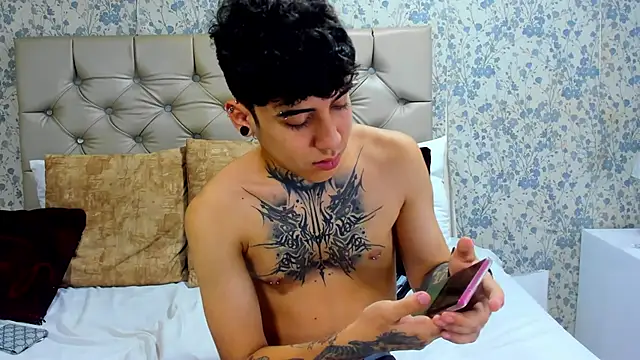 SantiOlsen online show from December 18, 1:51 pm