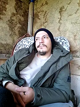 bbyxklaus online show from December 20, 2:24 pm