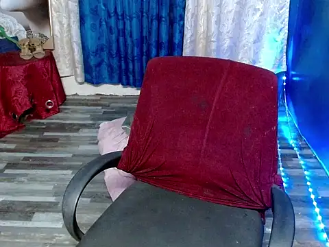 pretty petite asian143 online show from April 6, 1:34 pm