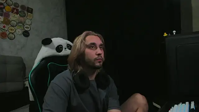 Pohyi  online show from March 28, 3:45 pm