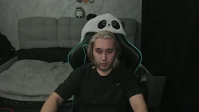 Pohyi  online show from March 14, 2:46 pm