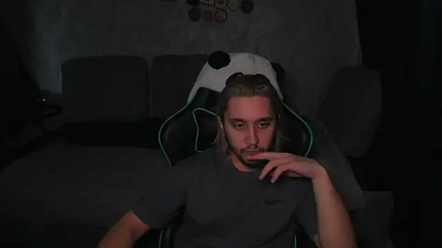 Pohyi  online show from March 31, 2:24 am