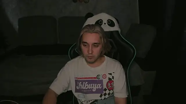 Pohyi  online show from March 13, 3:25 am