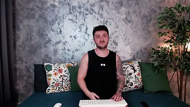 Snapshot of Ethan__S chatting on December 21, 4:30 am Ethan S online show from December 21, 4:30 am