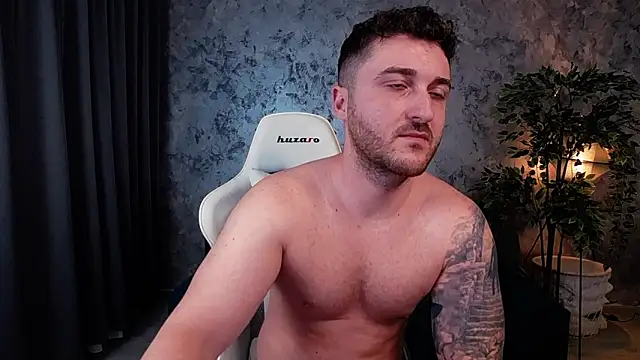 Snapshot of Ethan__S chatting on December 5, 5:37 am Ethan S online show from December 5, 5:37 am