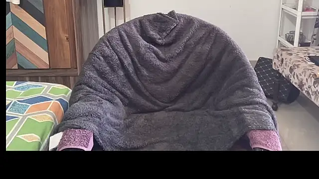 MakeMeAwareAah online show from December 18, 5:58 am