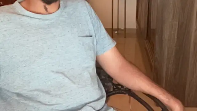 MakeMeAwareAah online show from April 26, 5:21 pm