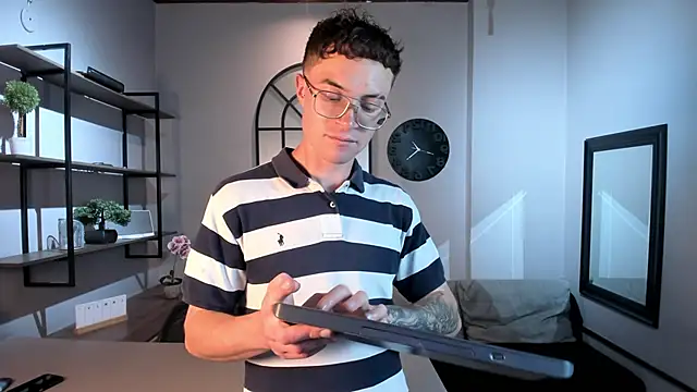 Lil James online show from April 22, 8:02 pm