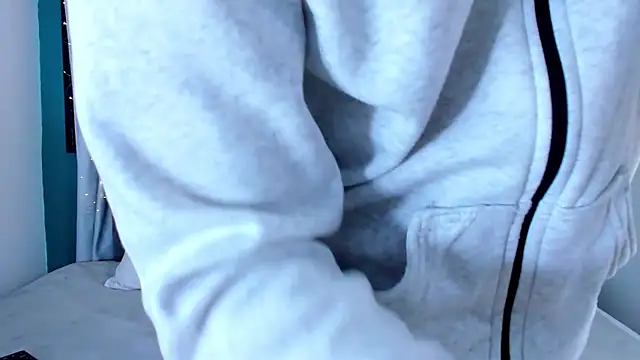 Nicolas Torres  online show from December 18, 7:04 am