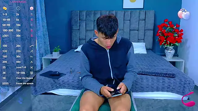 Nicolas Torres  online show from October 22, 6:50 am