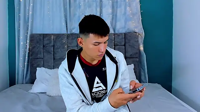 Nicolas Torres  online show from December 20, 5:36 am