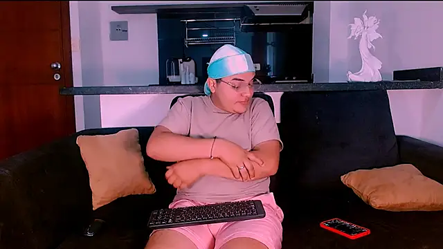 Santo Pecado  online show from October 30, 12:50 pm