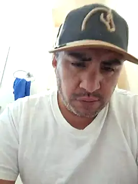 Manu2412 online show from February 7, 10:00 am