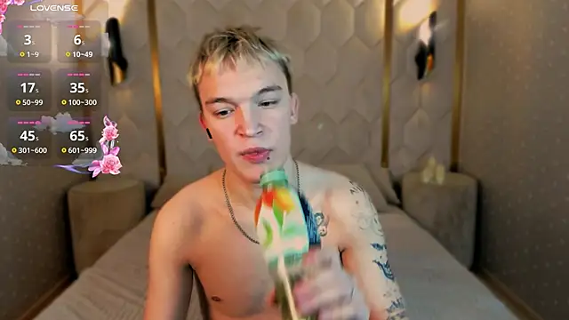 Derek Banville online show from February 4, 8:04 pm