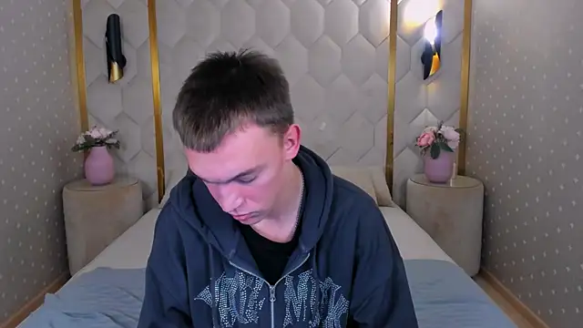 Derek Banville online show from November 18, 1:04 pm