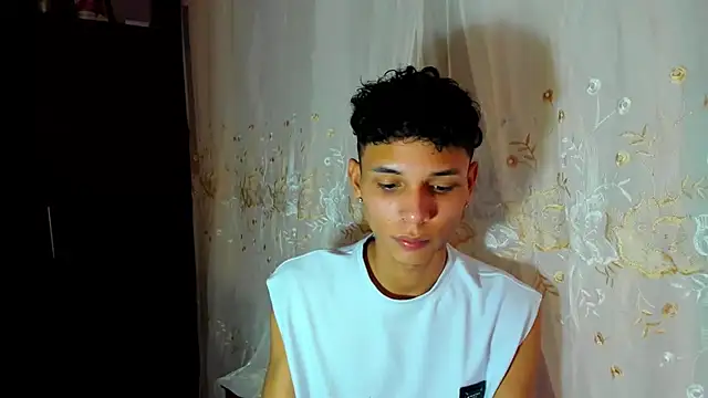 boyswantingplay online show from January 8, 7:08 pm