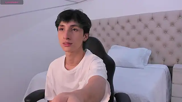 LiamPage  online show from November 12, 9:08 pm