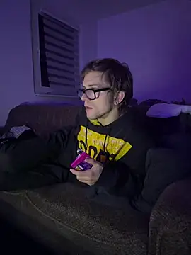 StephPra94 online show from October 30, 7:59 pm