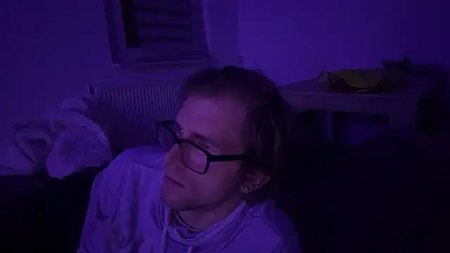 StephPra94 online show from November 9, 9:19 pm