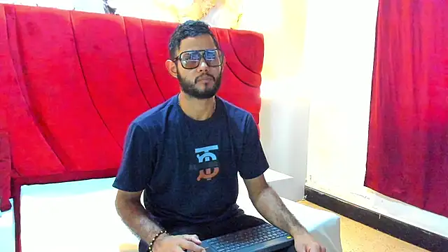 YEFERSON SCOTT online show from November 12, 7:30 pm