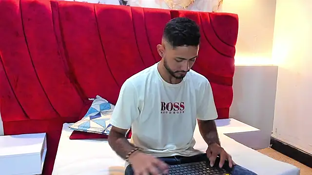 YEFERSON SCOTT online show from November 13, 7:51 pm