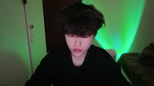 L1kuto online show from March 12, 11:40 am