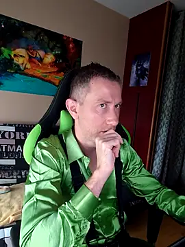 Gamerinleather online show from October 26, 8:49 am