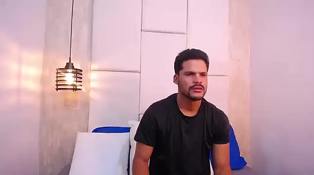 Hamilton 0 online show from November 10, 7:52 pm