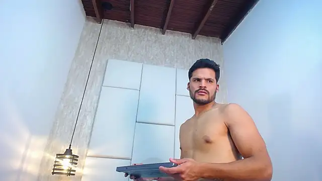 Hamilton 0 online show from November 12, 8:03 pm