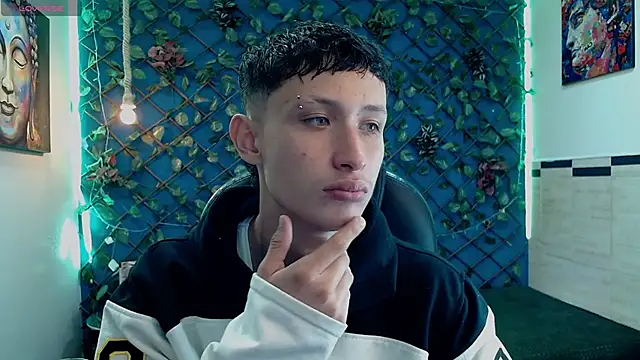 Garuo 18 online show from January 8, 3:12 am