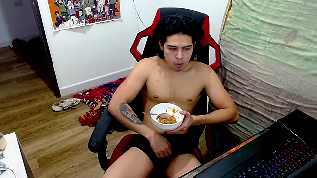 LiamRidesr online show from October 26, 3:30 am