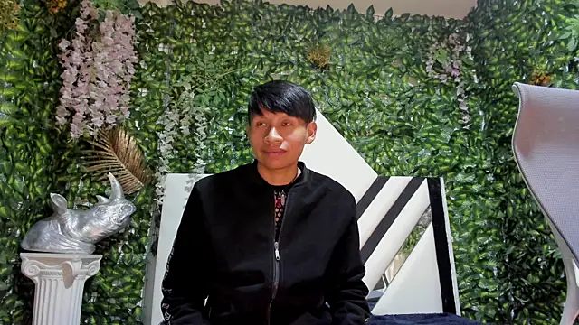 ALEXANDRO BOVER online show from December 18, 9:33 pm