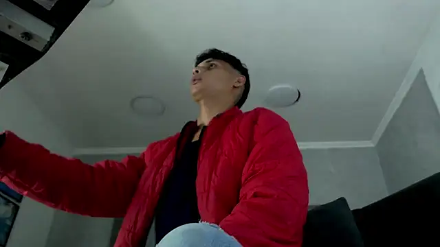 wiltom  online show from December 5, 3:46 am