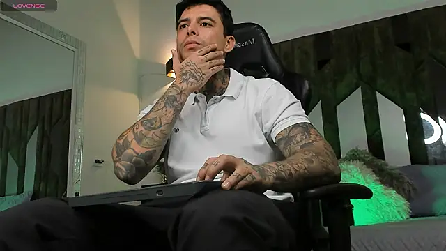 MATEO DILUCA online show from February 4, 11:00 pm