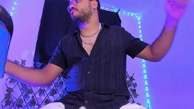 MarkWolfe1 online show from November 3, 9:05 pm